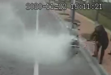 龙口马路上摩托车起火,多亏了这位大哥~——龙口网